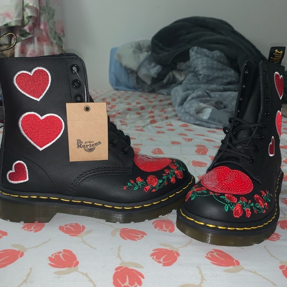 dr martens pascal hearts